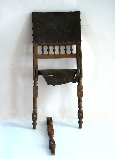 01-Restaurování-starožitné-židle-stav-před-restaurováním