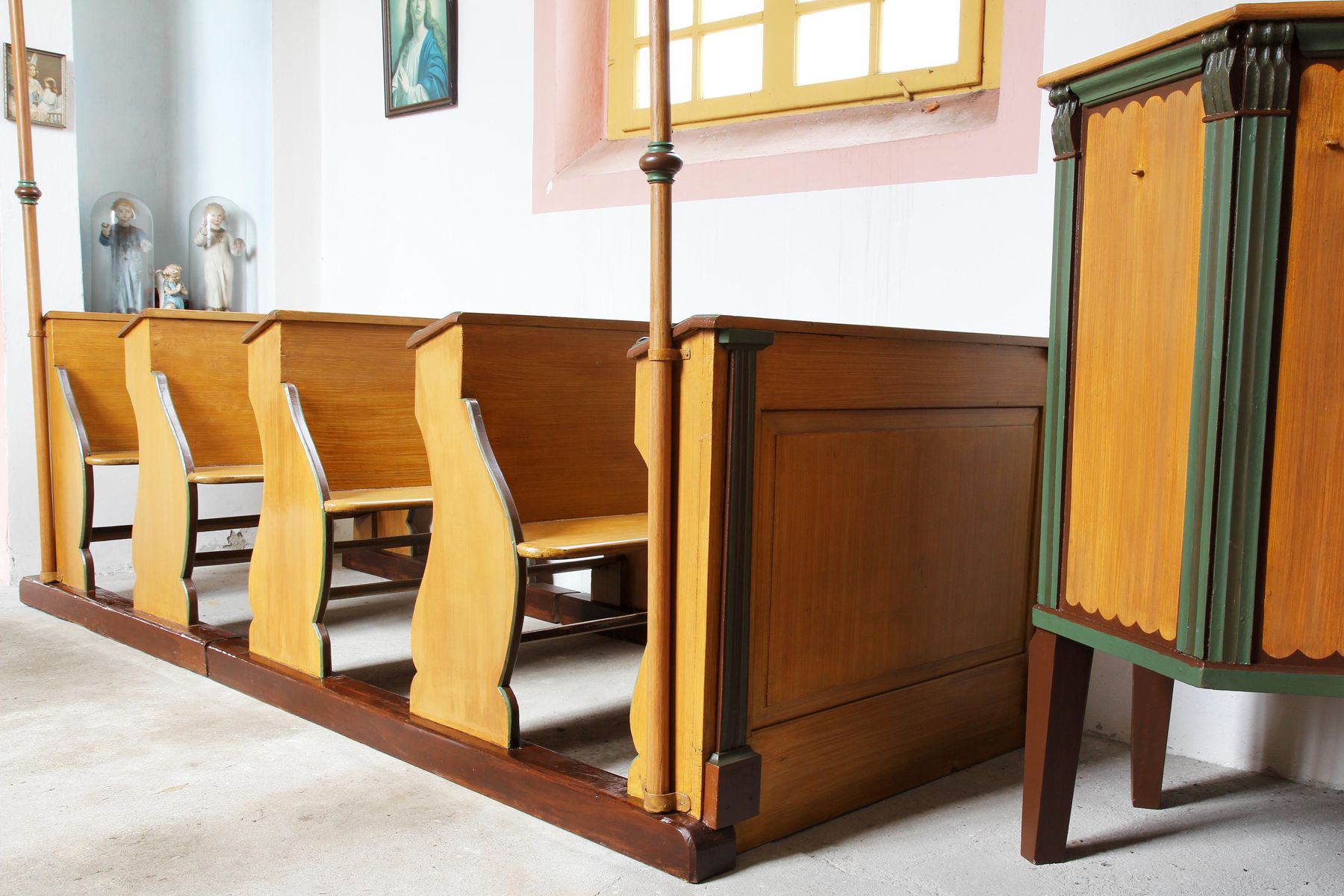 Restaurovali jsme kostelní lavice v kostele sv. Prokopa v Otvovicích - Restaurování kostelní lavice po restaurování 04